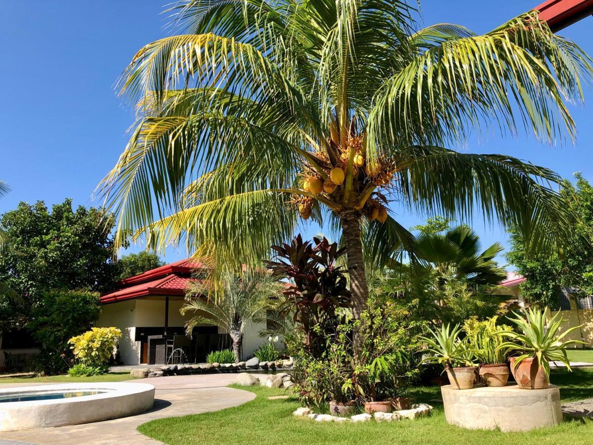 Strutz Art Garden Resort Bangued Eksteriør billede