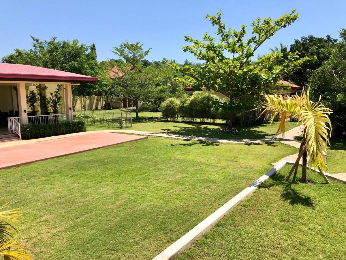Strutz Art Garden Resort Bangued Eksteriør billede