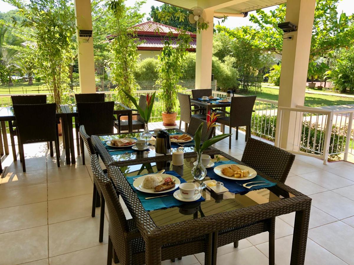 Strutz Art Garden Resort Bangued Eksteriør billede
