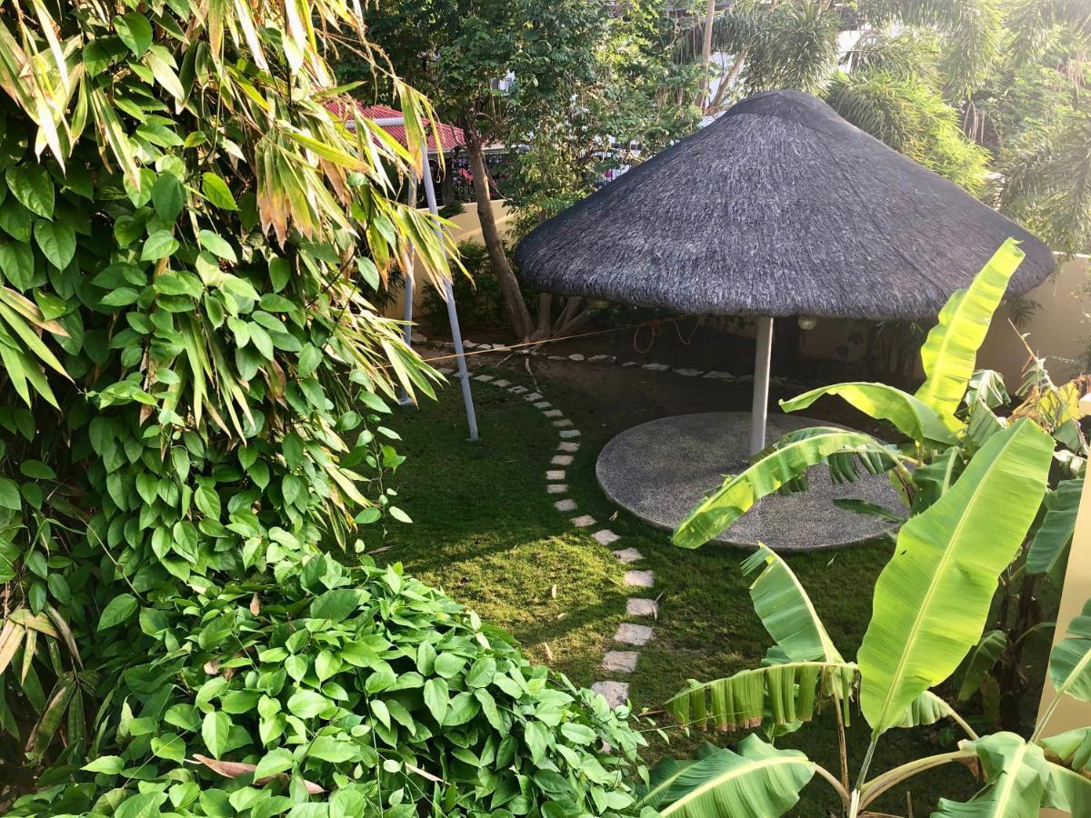 Strutz Art Garden Resort Bangued Eksteriør billede