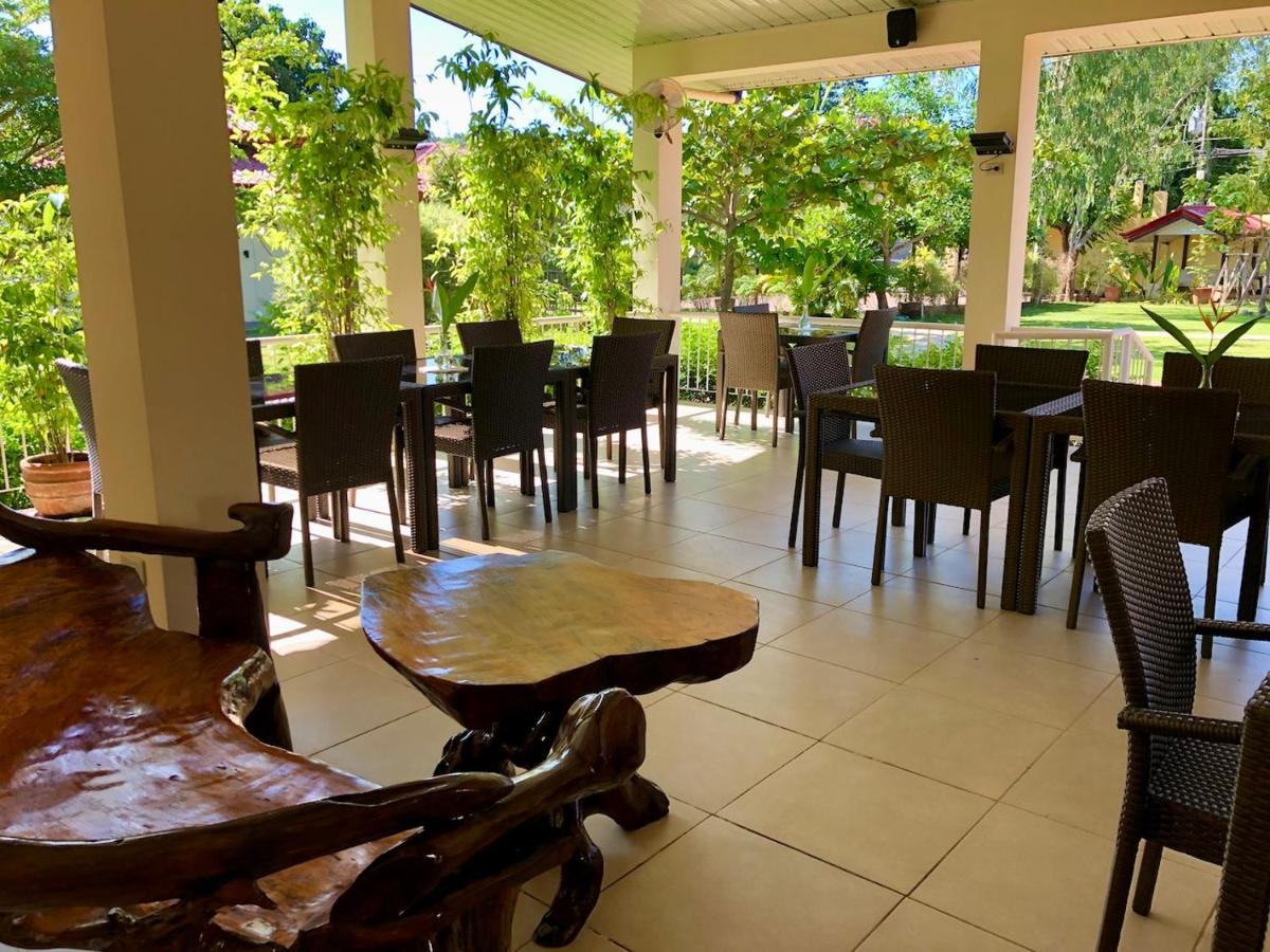 Strutz Art Garden Resort Bangued Eksteriør billede