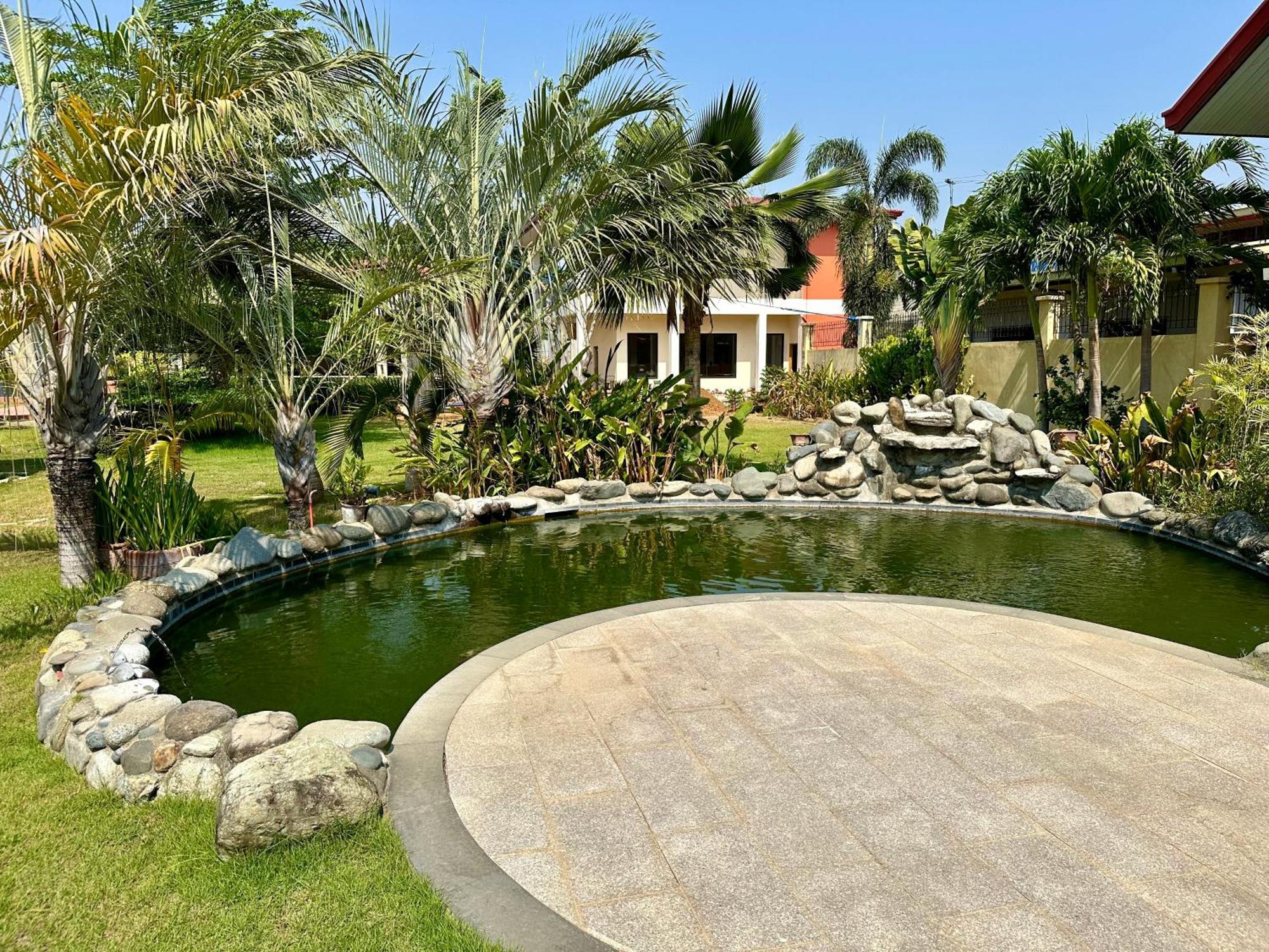 Strutz Art Garden Resort Bangued Eksteriør billede