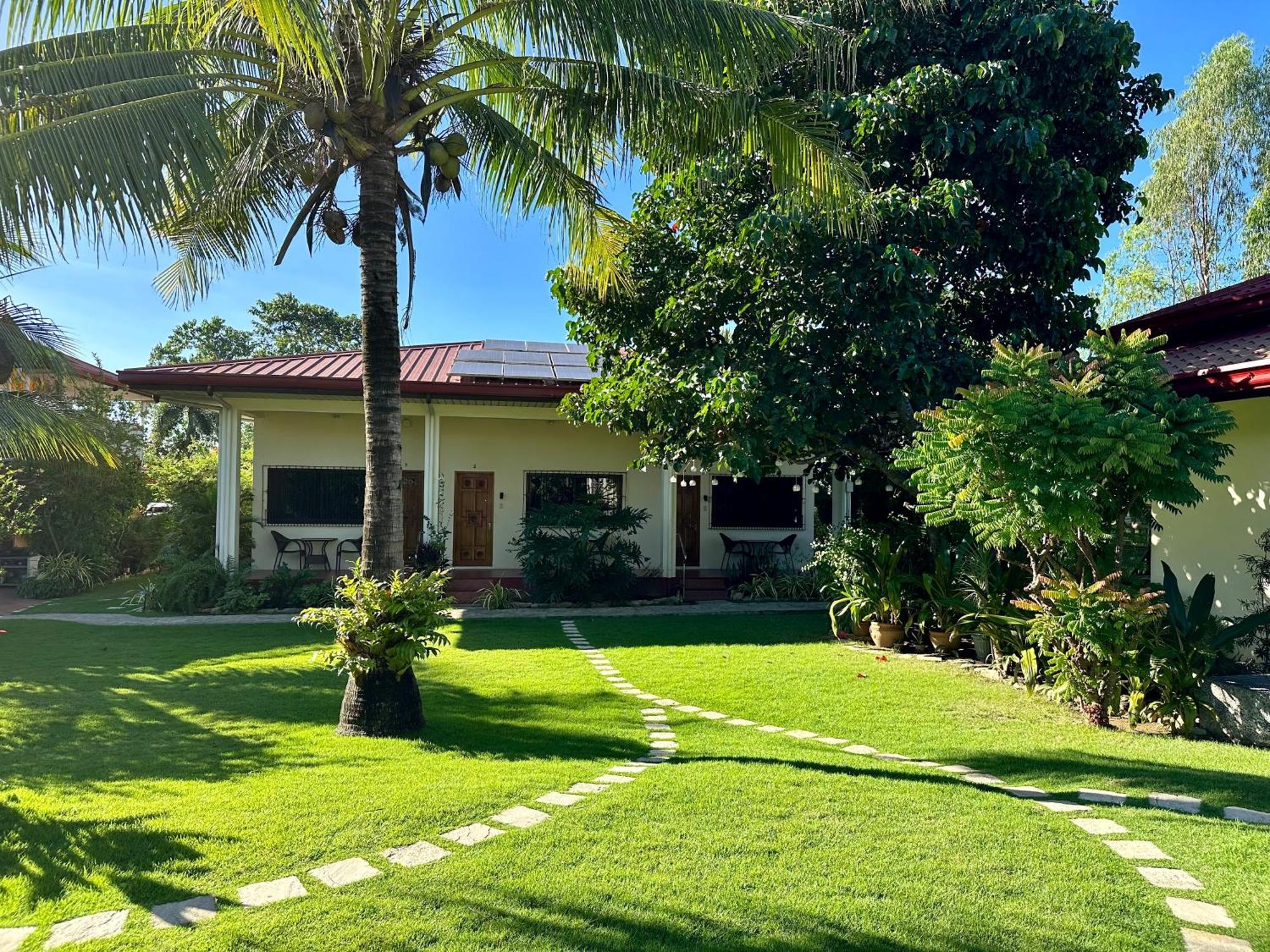 Strutz Art Garden Resort Bangued Eksteriør billede